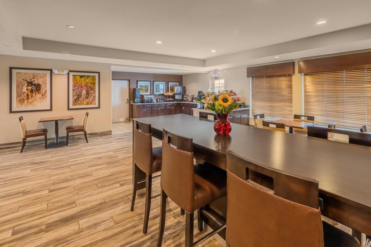 Landmark Suites - Williston Extérieur photo